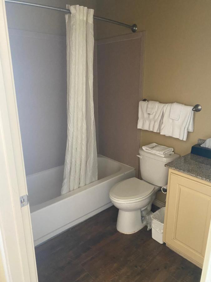Southern Inns And Suites Now Offering Rv Spaces For Rent Yorktown Εξωτερικό φωτογραφία