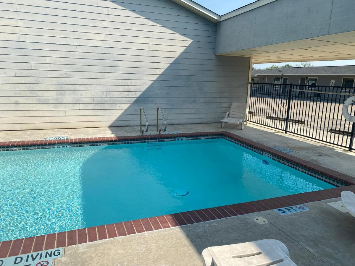 Southern Inns And Suites Now Offering Rv Spaces For Rent Yorktown Εξωτερικό φωτογραφία